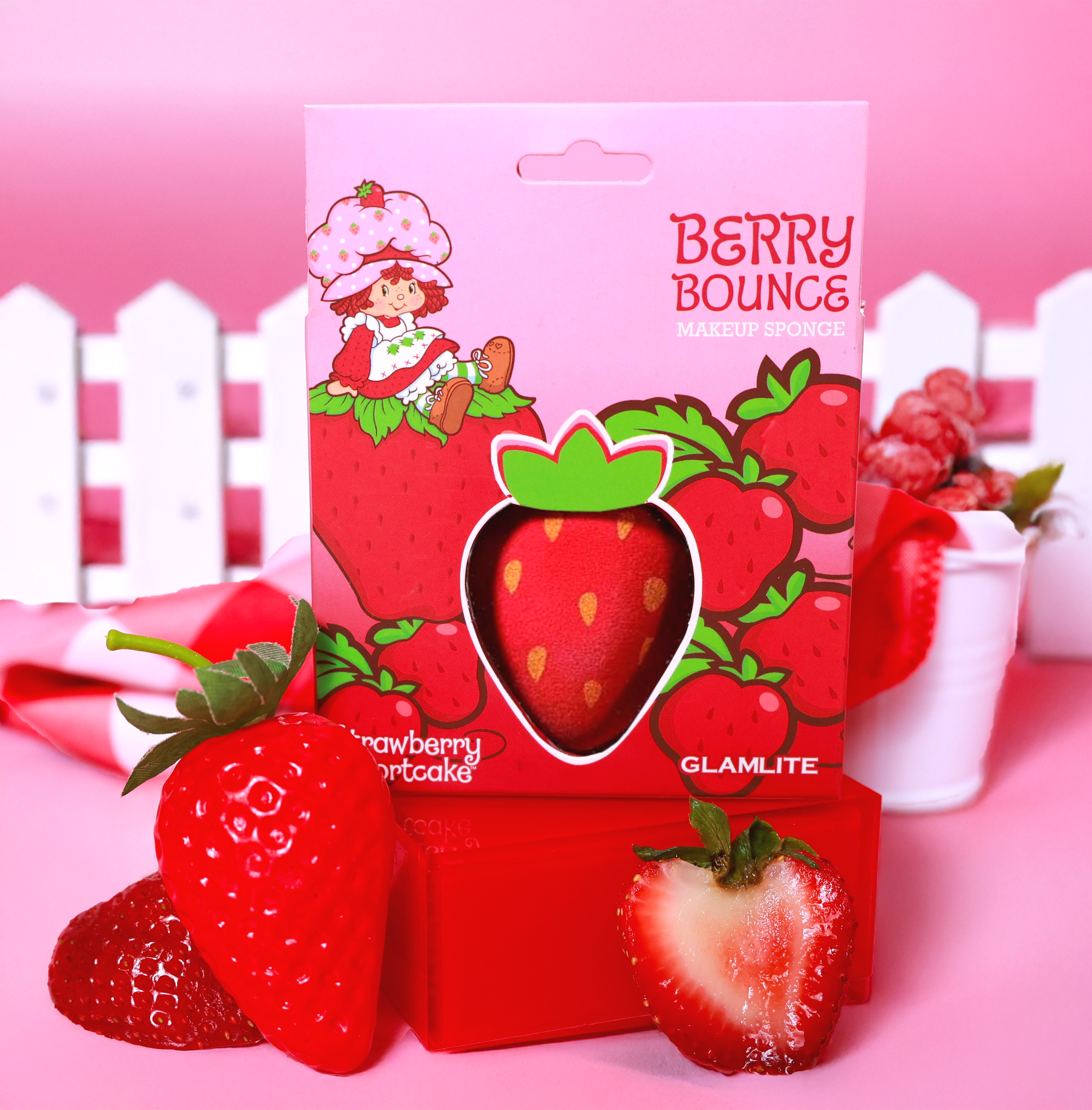 Strawberry Shortcake x Glamlite Berry Bounce Sponge – Baki brushes by Glamlite