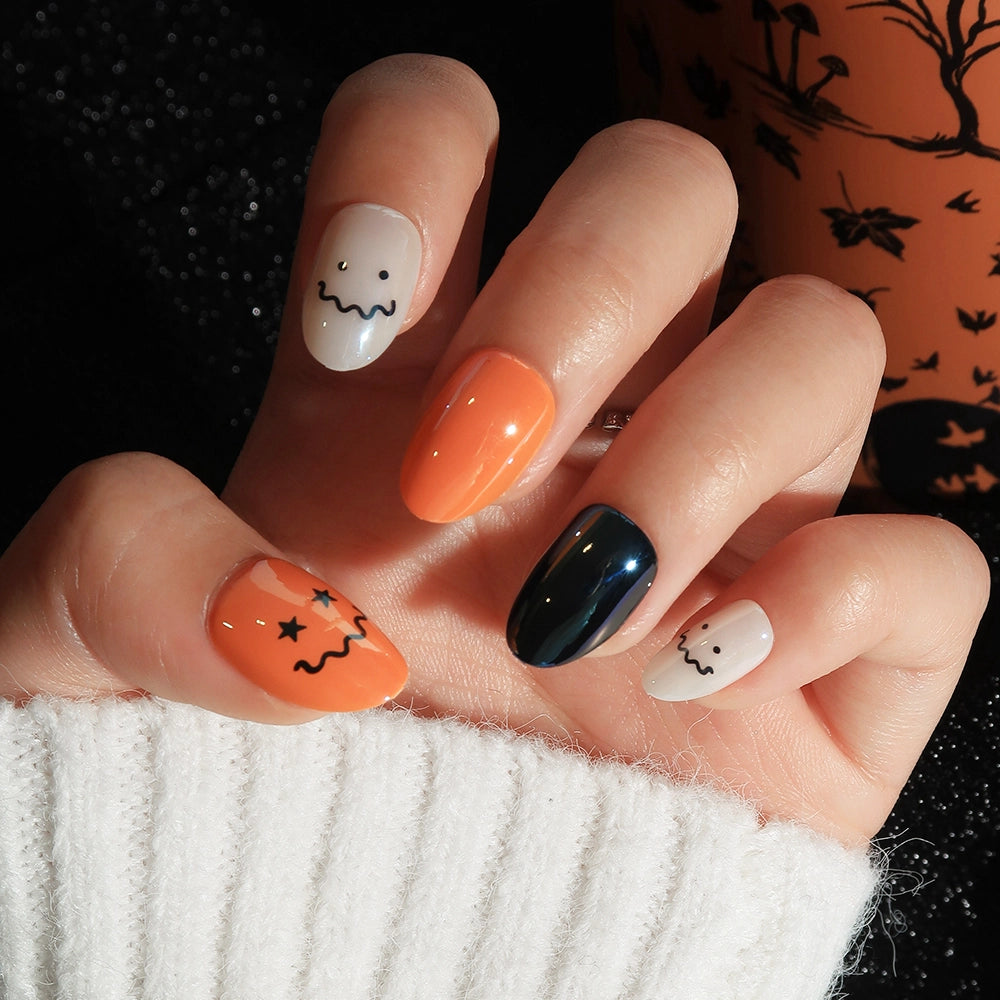 Lil Gremlins – Persona nail art by glamnetic